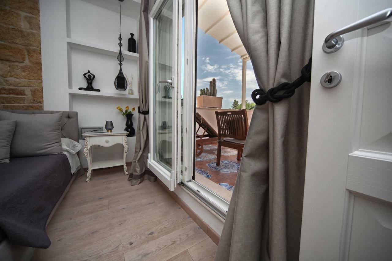 Mare Versus Luxury Suites Barletta Esterno foto